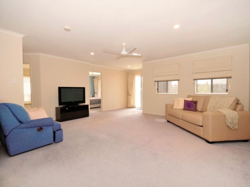 Photo - 35 Snow Wood Drive, Eatons Hill QLD 4037 - Image 20