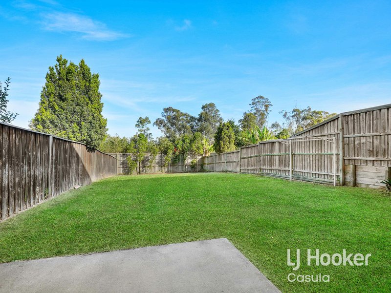 Photo - 35 Sovereign Circuit, Glenfield NSW 2167 - Image 10