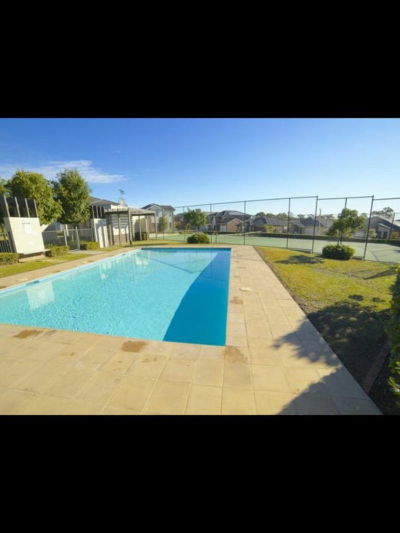 Photo - 35 Sovereign Circuit, Glenfield NSW 2167 - Image 11