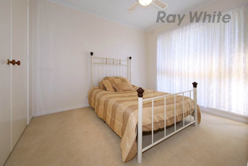 Photo - 35 Starkie Road, Point Cook VIC 3030 - Image 7