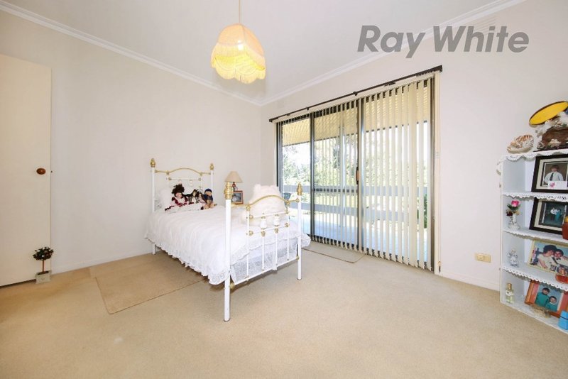 Photo - 35 Starkie Road, Point Cook VIC 3030 - Image 8