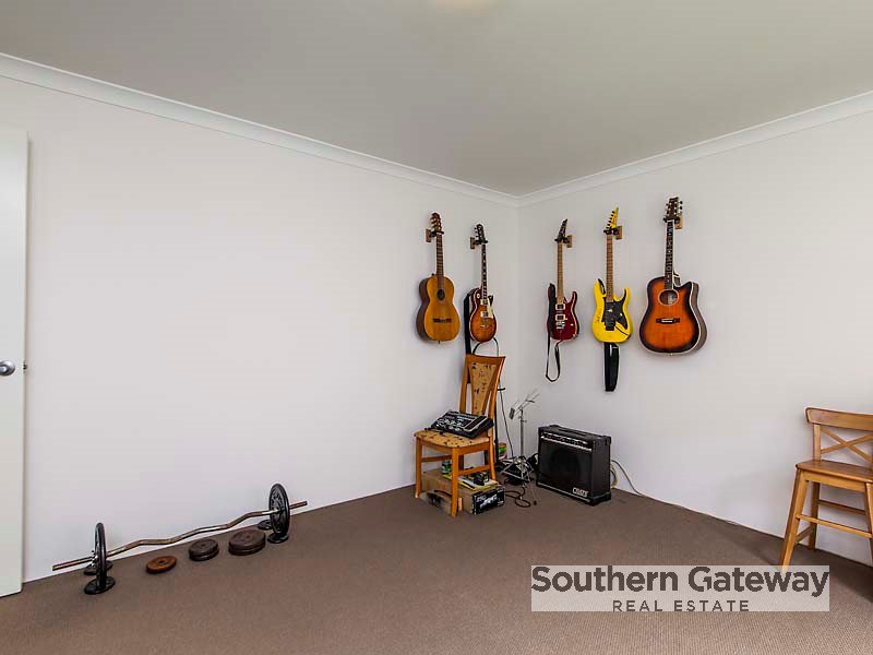 Photo - 35 Stokesay Street, Orelia WA 6167 - Image 3