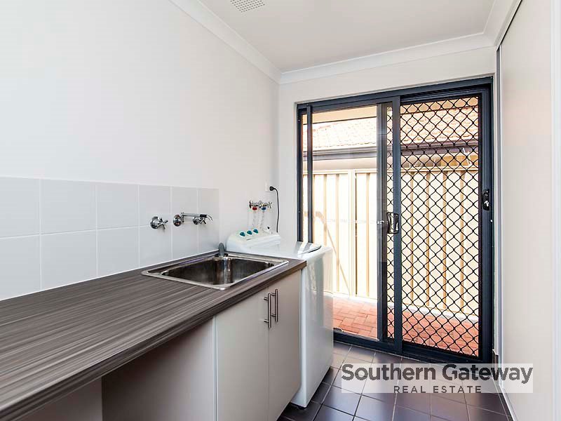 Photo - 35 Stokesay Street, Orelia WA 6167 - Image 7