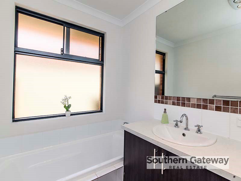 Photo - 35 Stokesay Street, Orelia WA 6167 - Image 15