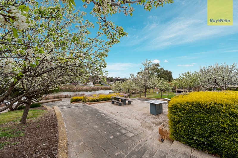 Photo - 35 Stonebridge Way, Attwood VIC 3049 - Image 3