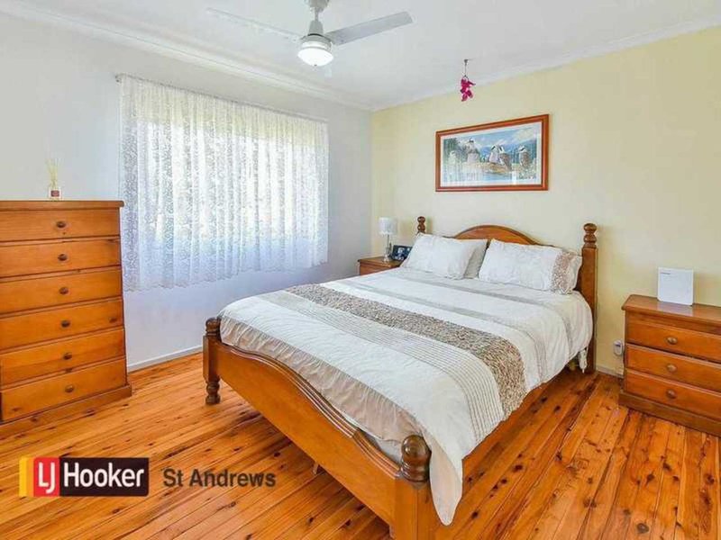 Photo - 35 Stranraer Drive, St Andrews NSW 2566 - Image 6