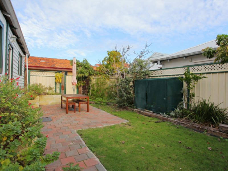 Photo - 35 Sunbury Road, Victoria Park WA 6100 - Image 16