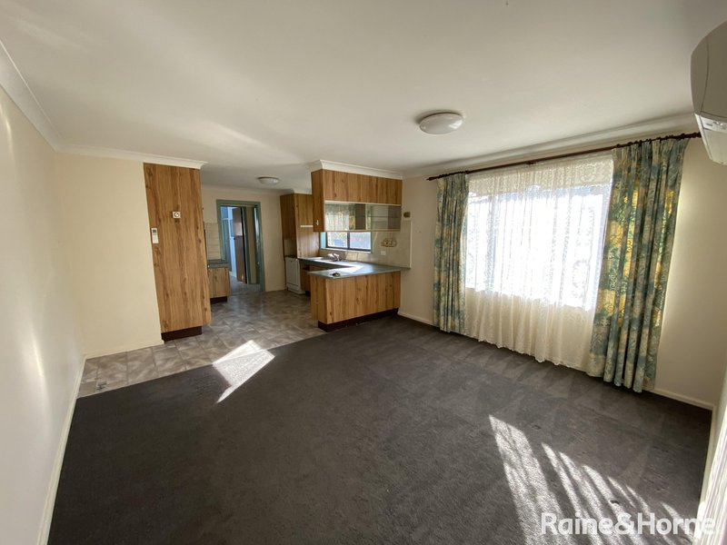 Photo - 35 Sunny South Crescent, Orange NSW 2800 - Image 6