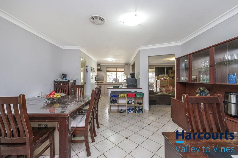 Photo - 35 Sunray Circle, Ellenbrook WA 6069 - Image 6