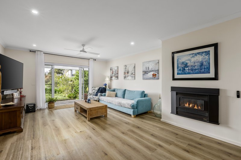 Photo - 35 Swain Walk, St Leonards VIC 3223 - Image 4