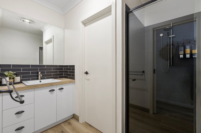 Photo - 35 Swain Walk, St Leonards VIC 3223 - Image 6