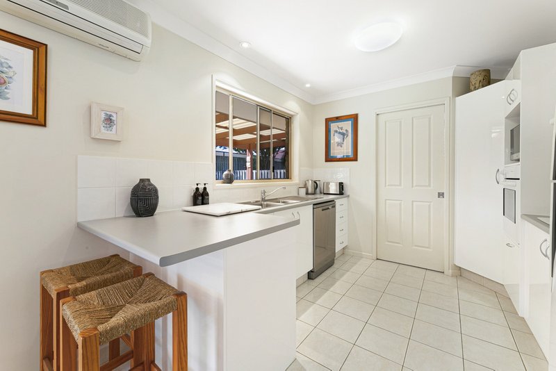 Photo - 35 Swanton Drive, Mudgeeraba QLD 4213 - Image 6