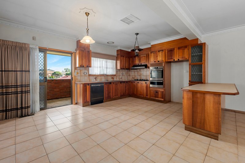 Photo - 35 Symon Crescent, Thomastown VIC 3074 - Image 9