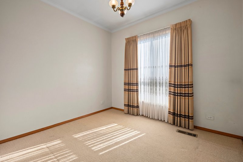 Photo - 35 Symon Crescent, Thomastown VIC 3074 - Image 14