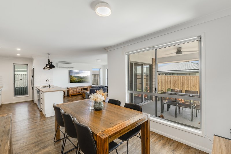 Photo - 35 Tallowwood Boulevard, Cotswold Hills QLD 4350 - Image 7