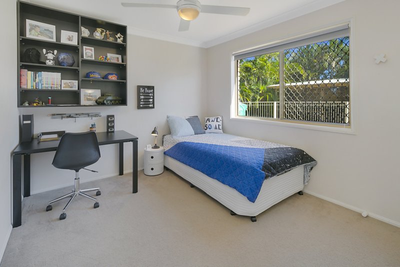 Photo - 35 Talwong Street, Manly West QLD 4179 - Image 10