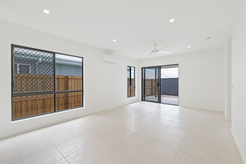 Photo - 35 Tamborine Crescent, Banya QLD 4551 - Image 3