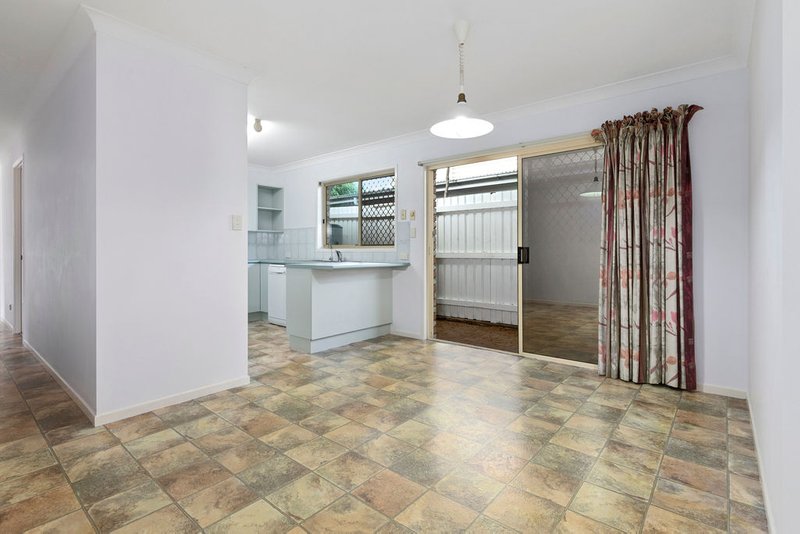 Photo - 35 Tangorin Street, Wynnum QLD 4178 - Image 6