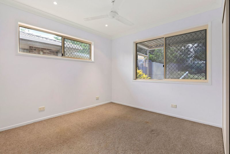 Photo - 35 Tangorin Street, Wynnum QLD 4178 - Image 9