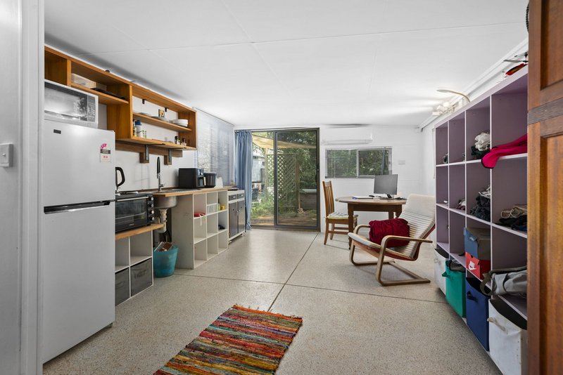 Photo - 35 Tara Street, Wilsonton QLD 4350 - Image 11