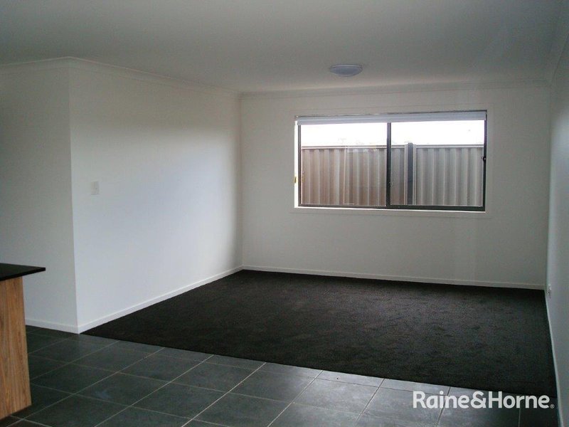 Photo - 35 Telowie Avenue, Blakeview SA 5114 - Image 6