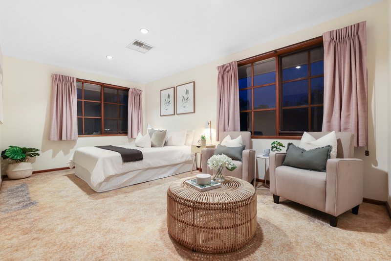 Photo - 35 Tetragona Quadrant, Rowville VIC 3178 - Image 13