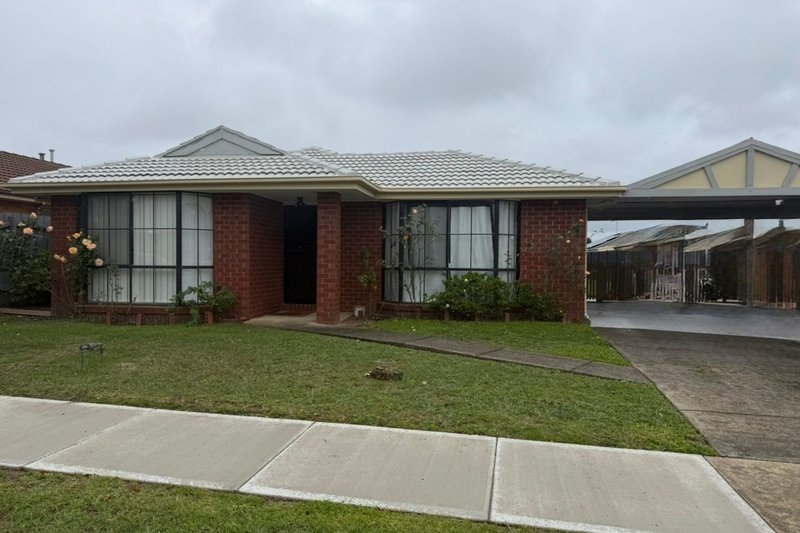 Photo - 35 The Parkway, Hampton Park VIC 3976 - Image 2