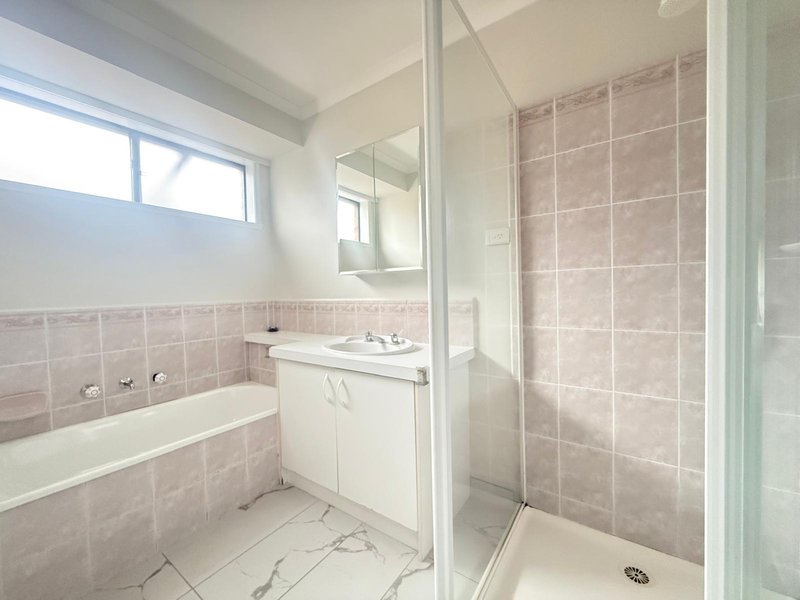 Photo - 35 The Parkway, Hampton Park VIC 3976 - Image 10