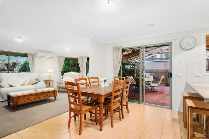 Photo - 35 Thomas Place, Pakenham VIC 3810 - Image 7