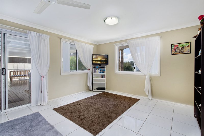 Photo - 35 Timbertown Crescent, Wauchope NSW 2446 - Image 5