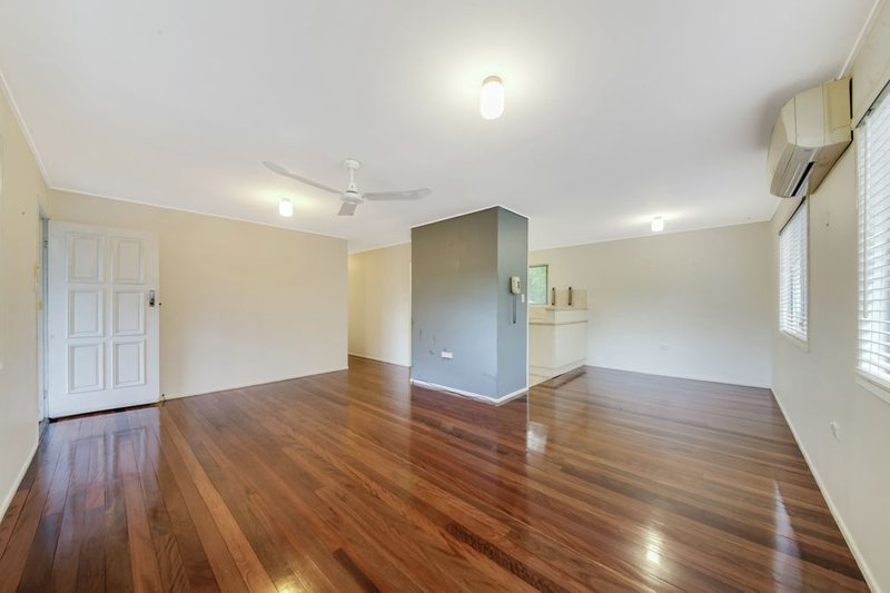 Photo - 35 Tombondan Crescent, Ferny Hills QLD 4055 - Image 3