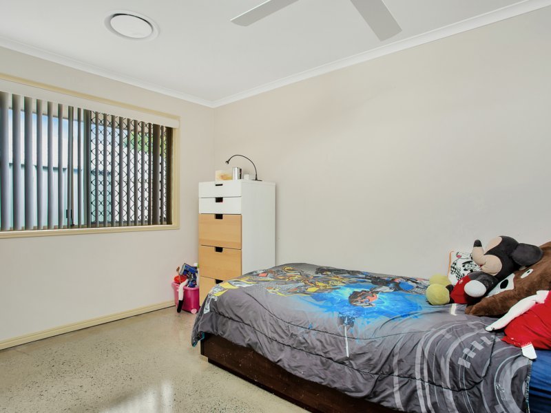 Photo - 35 Tuena Street, Mudgeeraba QLD 4213 - Image 11