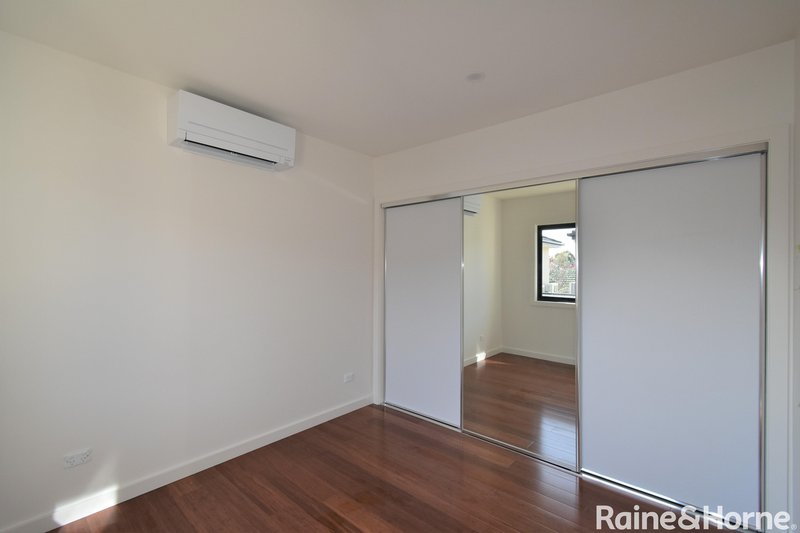 Photo - 35 Union Grove, Springvale VIC 3171 - Image 4