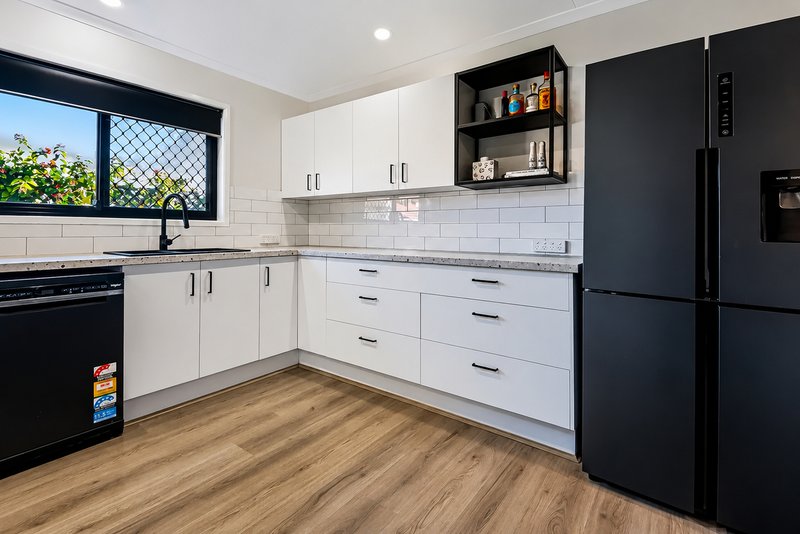 Photo - 35 Van Dieman Crescent, Springwood QLD 4127 - Image 5