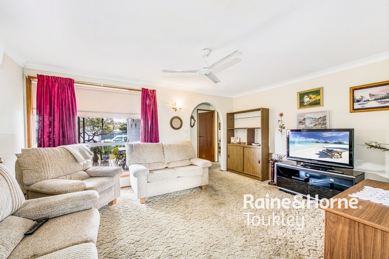 Photo - 35 Vernon Avenue, Gorokan NSW 2263 - Image 6