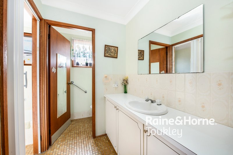 Photo - 35 Vernon Avenue, Gorokan NSW 2263 - Image 11