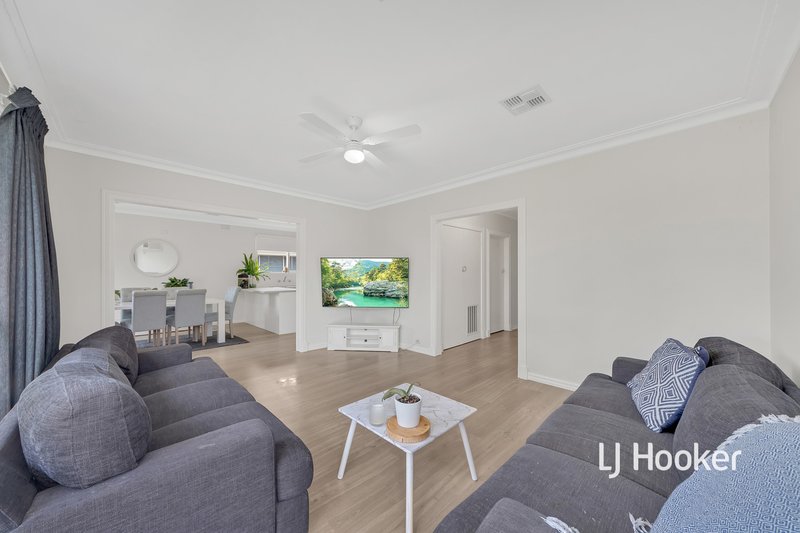 Photo - 35 View Street, Hampton Park VIC 3976 - Image 3