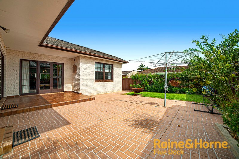 Photo - 35 Walker Street, Canada Bay NSW 2046 - Image 3