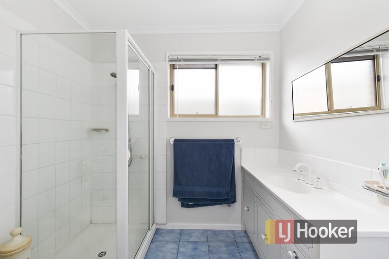 Photo - 35 Warana Drive, Hampton Park VIC 3976 - Image 10