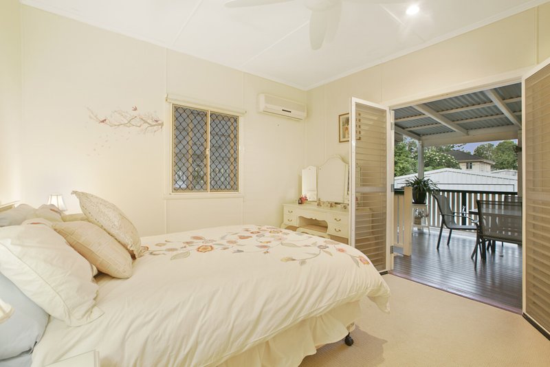 Photo - 35 Wardle Street, Mount Gravatt East QLD 4122 - Image 6