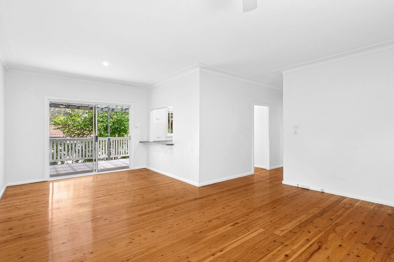 Photo - 35 Washington Avenue, Cromer NSW 2099 - Image 2