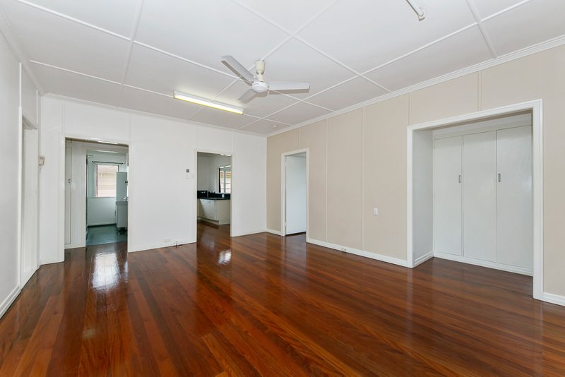 Photo - 35 Watcombe Street, Wavell Heights QLD 4012 - Image 7