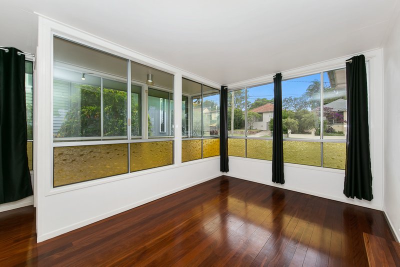 Photo - 35 Watcombe Street, Wavell Heights QLD 4012 - Image 9