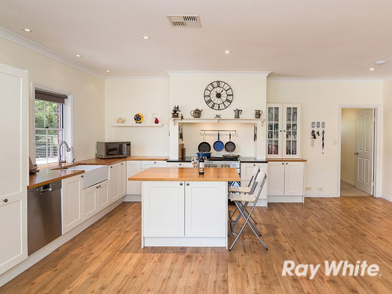 Photo - 35 Waterford Avenue, Mount Barker SA 5251 - Image 2