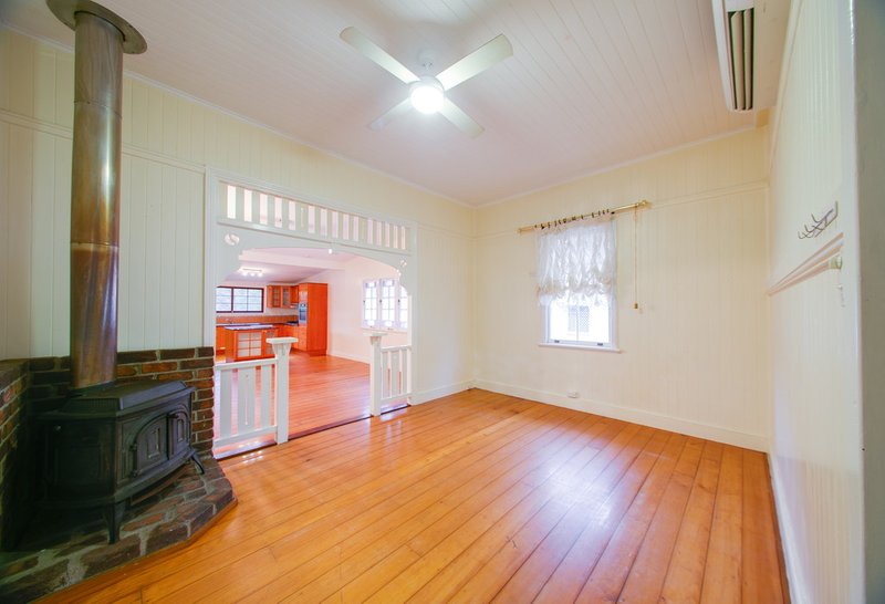 Photo - 35 Waterworks Road, North Ipswich QLD 4305 - Image 8