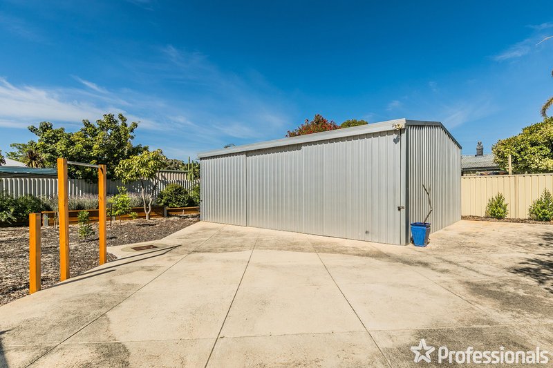 Photo - 35 Welch Way, Warnbro WA 6169 - Image 13