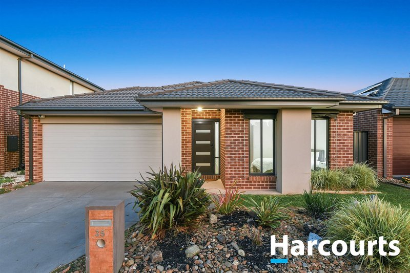 35 Wilkiea Crescent, Cranbourne North VIC 3977