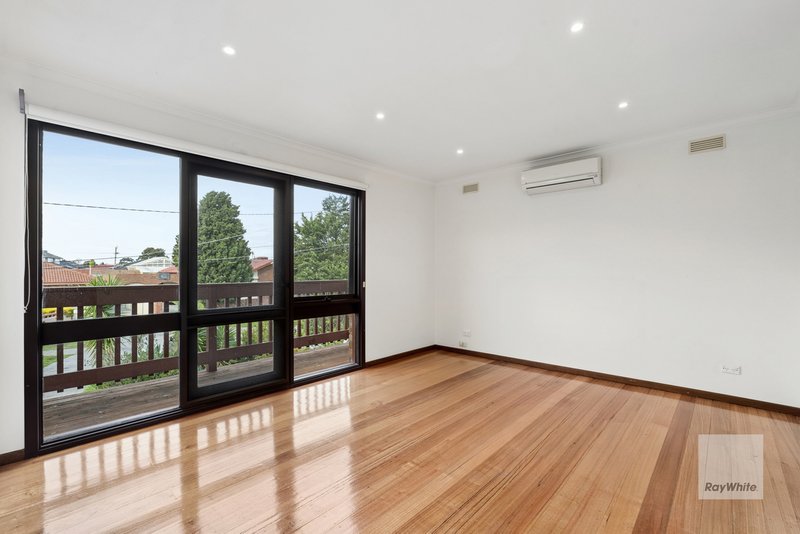 Photo - 35 Willow Drive, Avondale Heights VIC 3034 - Image 8