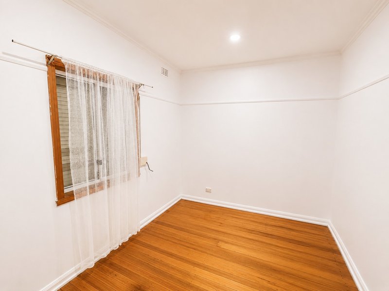 Photo - 35 Wilma Avenue, Dandenong VIC 3175 - Image 4