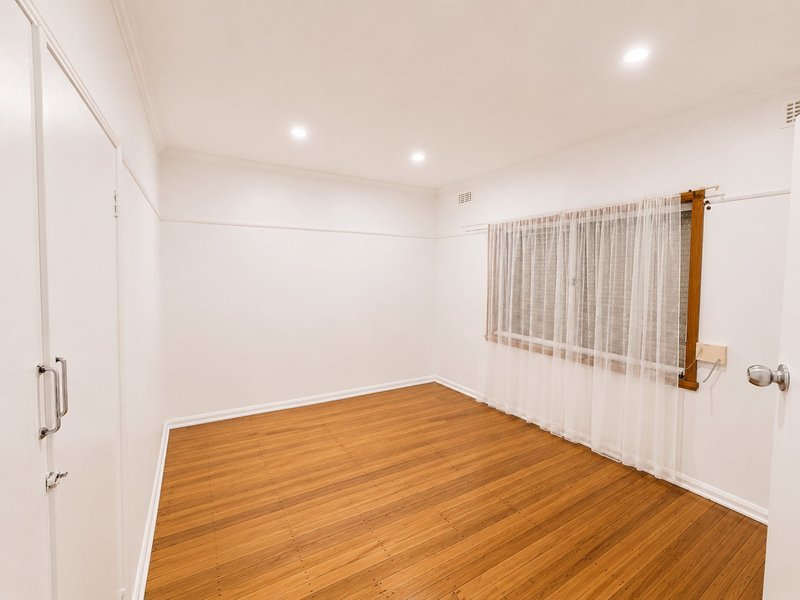 Photo - 35 Wilma Avenue, Dandenong VIC 3175 - Image 8